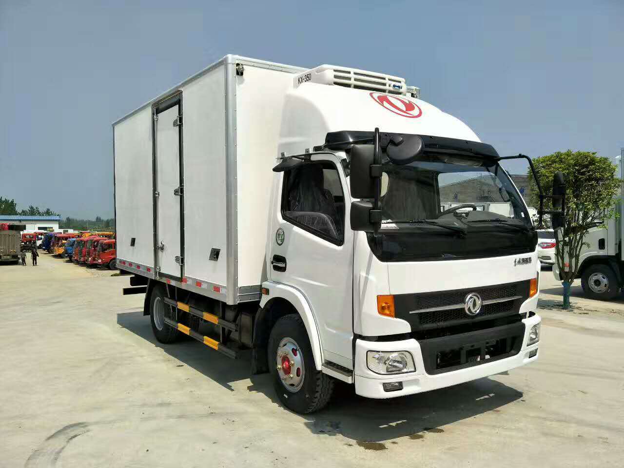 東風凱普特國五4米2冷藏車
